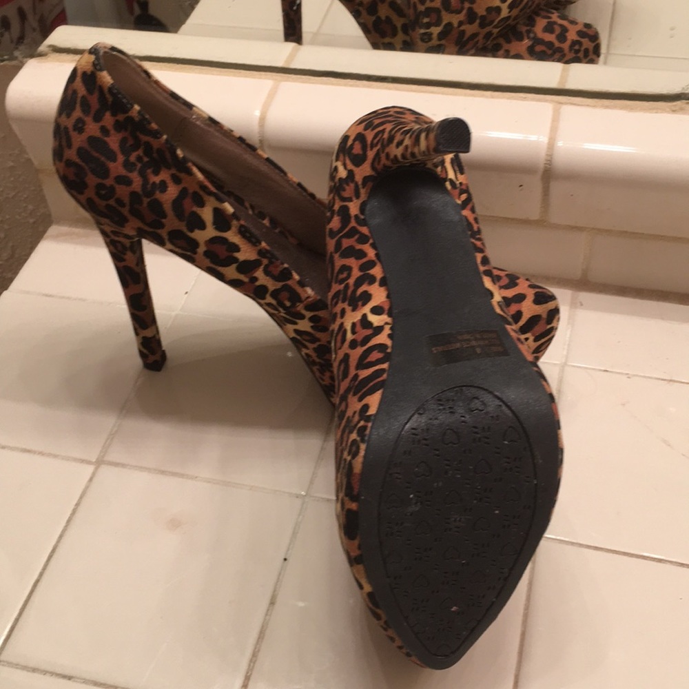 Charlotte Russe Animal print heel - Picture 4 of 5